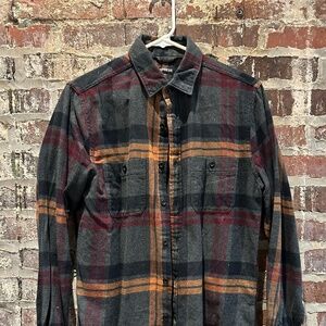 Express Men’s Flannel Shirt – Plaid, Size Small – Soft & Stylish
